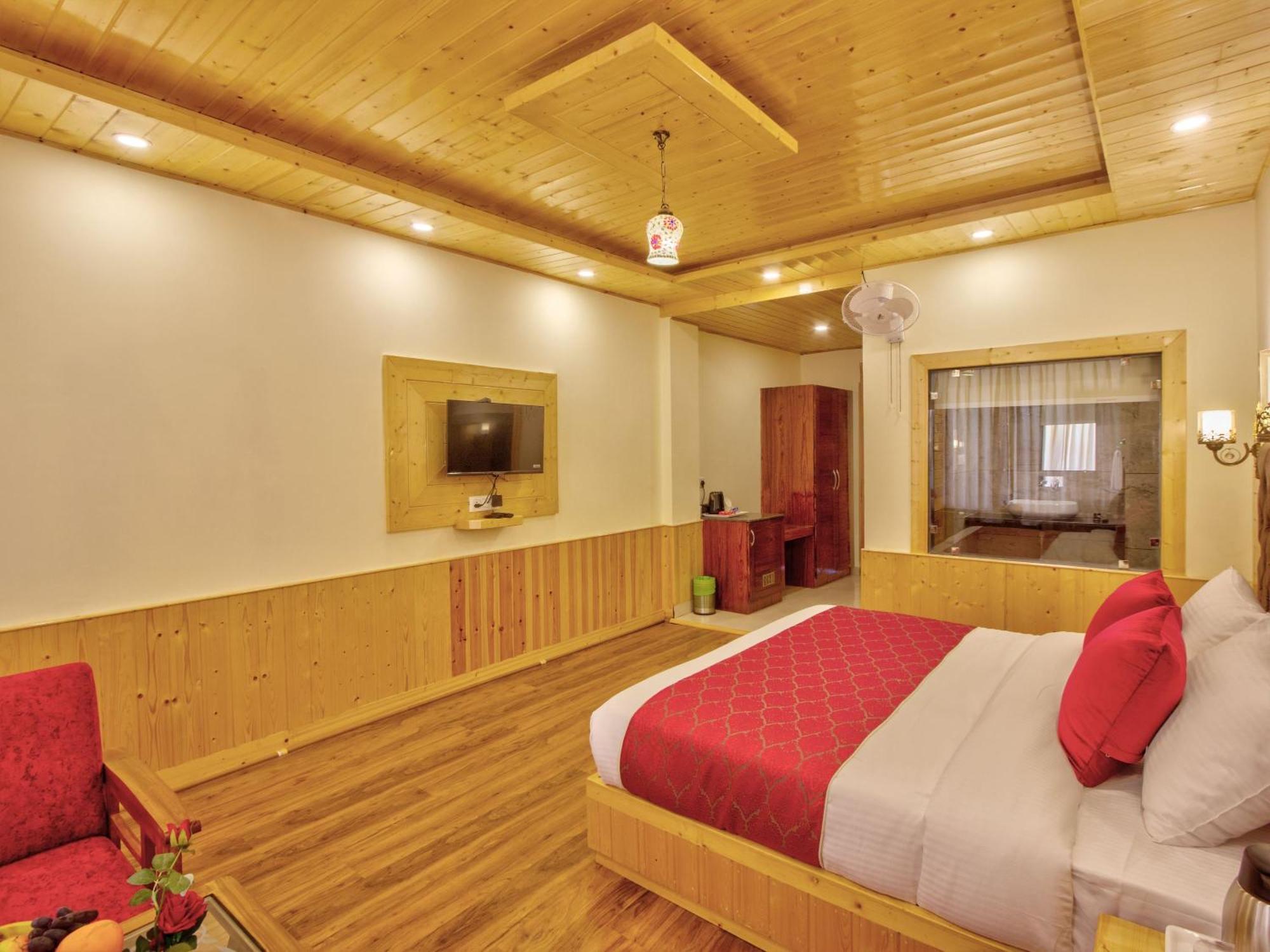 Swastik Grand Manali Hotel Exterior photo